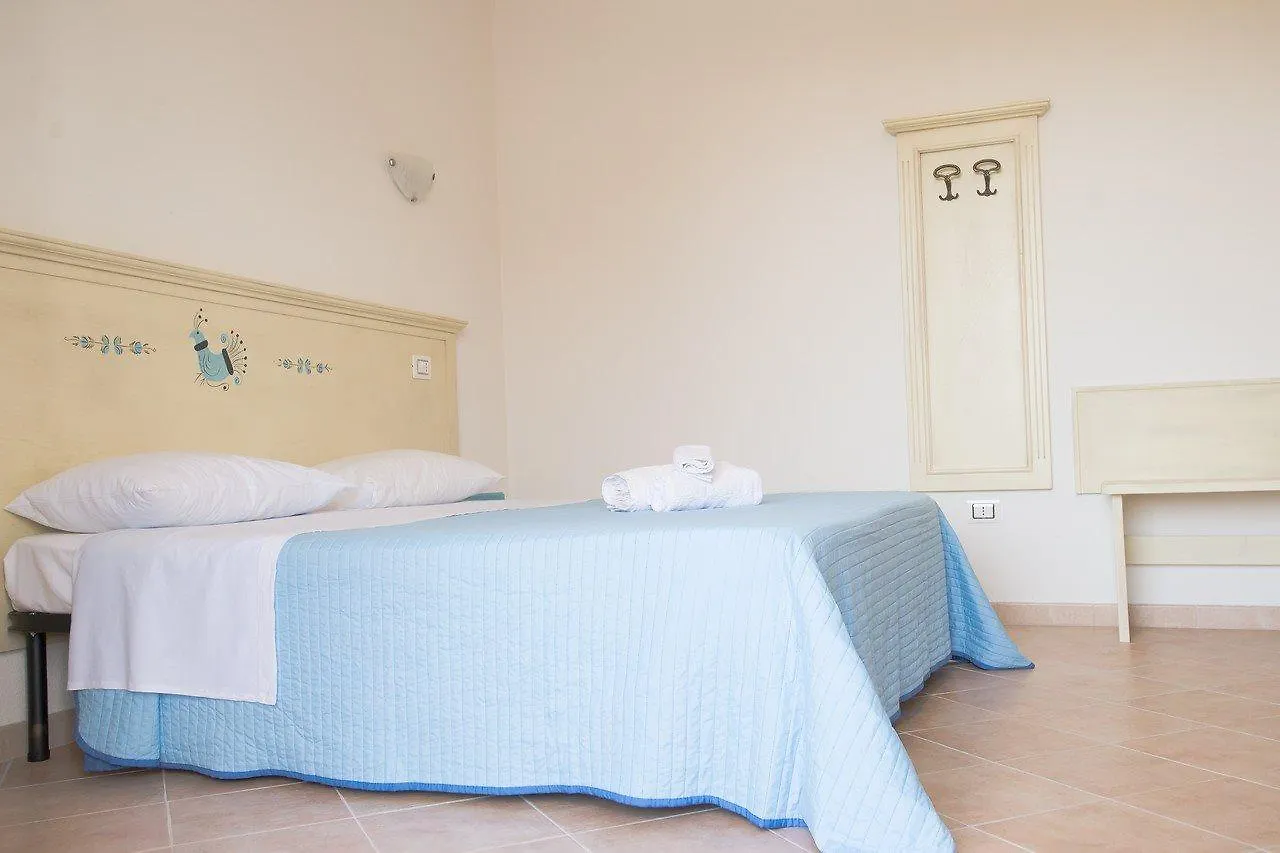 Baia Delle Mimose Aparthotel Badesi 3*,